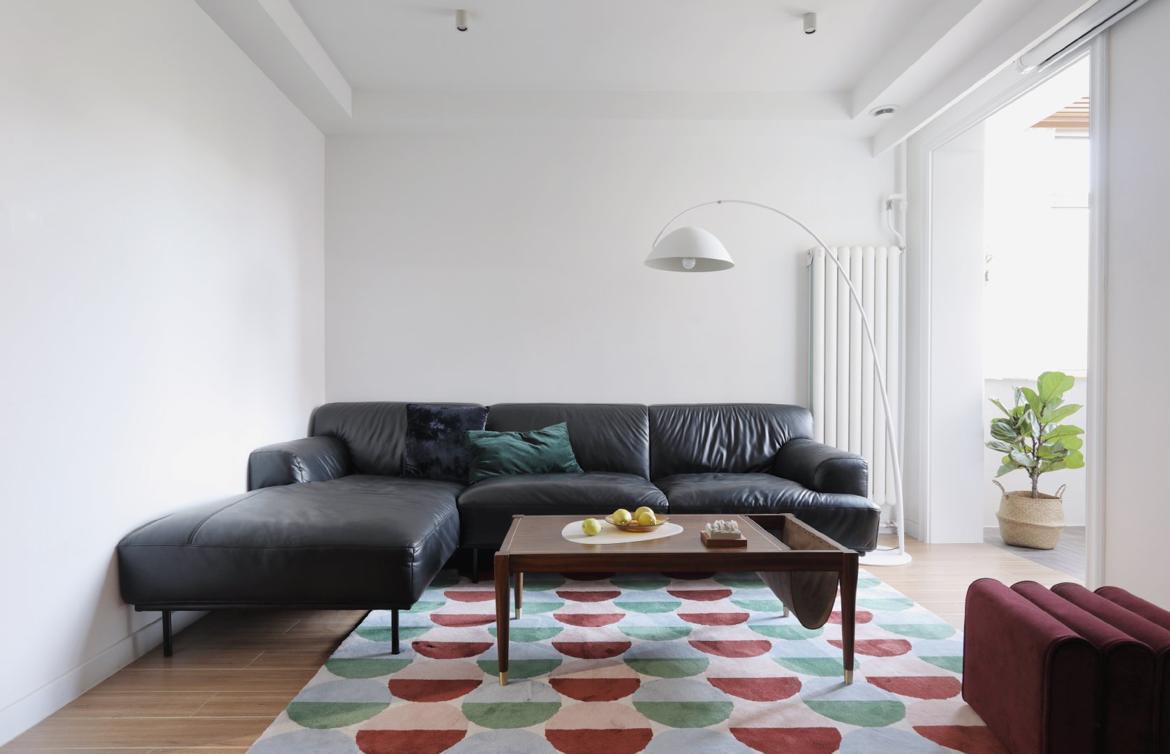 中庭裝飾施工團隊為您分析刮膩子重要性，讓您安心入馨家