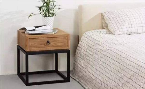 房子裝修完，買了床，床頭柜該如何選擇？