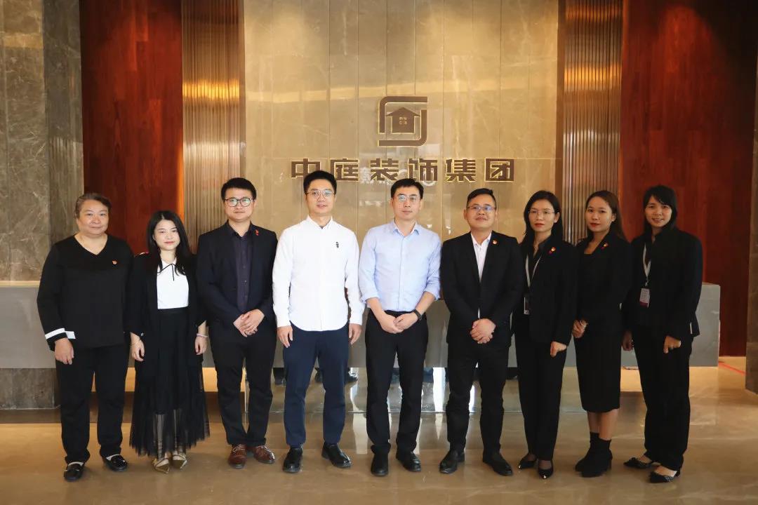 兩新黨建丨青秀區(qū)組織部、兩新組織黨工委領(lǐng)導(dǎo)到集團(tuán)調(diào)研并指導(dǎo)黨建工作